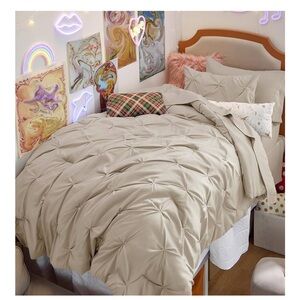 Elegant Cream Bedding Set